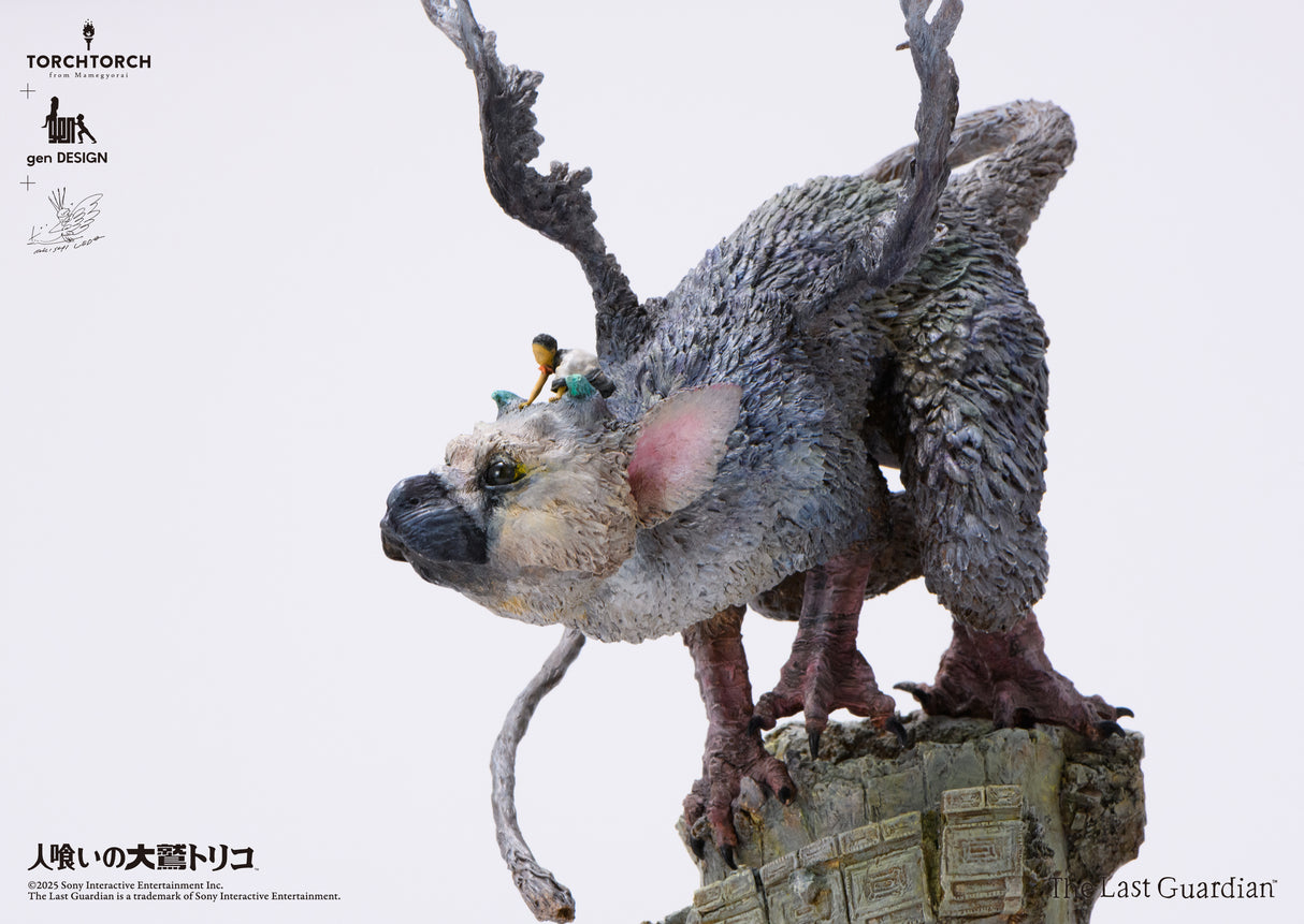 TORCH TORCH + GenDESIGN + Akishi Ueda/ The Last Guardian: Trico Art Statue