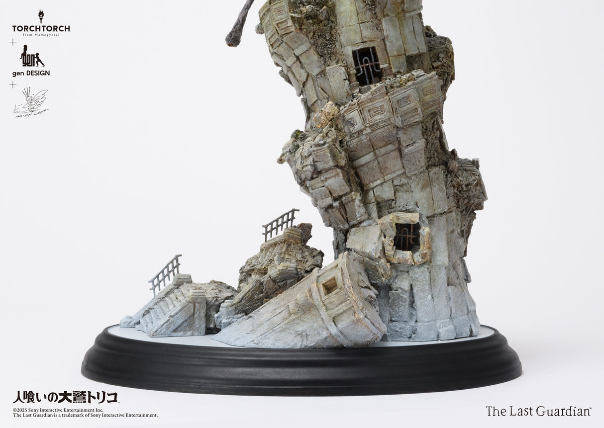 TORCH TORCH + GenDESIGN + Akishi Ueda/ The Last Guardian: Trico Art Statue